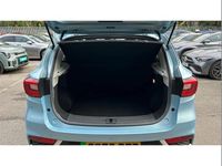 Usado MG ZS Exclusive 105 kW (143 HP) 2020 Azul SUV