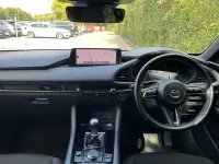 Usado Mazda 3 Exclusive-Line 120 HP (88 kW) 2024 Vermelho Citadino