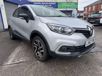 Used Renault Captur Dynamique 90 HP (66 kW) 2017 Silver SUV