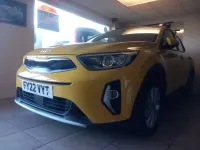 Second-hand Kia Stonic 100 CP (73 kW) 2022 Galben SUV