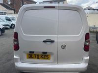 Used Vauxhall Combo Sportive 100 HP (73 kW) 2020 White MPV