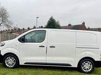 Used Vauxhall Vivaro 120 HP (88 kW) 2021 White MPV