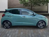 Used Hyundai i10 Premium 67 HP (49 kW) 2023 Green Hatchback