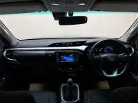 Used Toyota HiLux Luxury 150 HP (110 kW) 2017 Black Pickup
