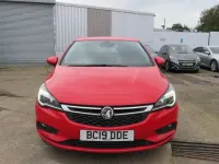 Begagnad Vauxhall Astra SRi 2019 Röd Halvkombi