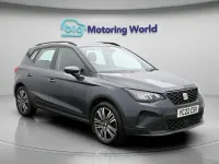 Usado Seat Arona SE 94 CV (69 kW) 2022 Gris SUV