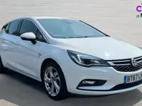 Used Vauxhall Astra SRi 150 HP (110 kW) 2017 White