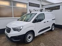 Second-hand Vauxhall Combo Edition 100 CP (73 kW) 2019 Alb Van