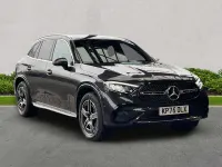 Usado Mercedes GLC300e AMG line 2025 Gris Familiar