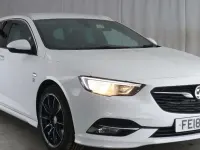 Used Vauxhall Insignia SRi 170 HP (125 kW) 2018 White Estate
