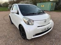 Used Toyota iQ 68 HP (50 kW) 2009 White Hatchback