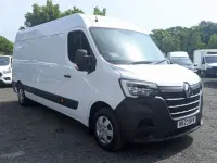Begagnad Renault Master Business 135 HK (99 kW) 2023 Vit Minibuss