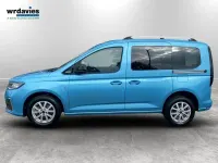 Używany Ford Tourneo Titanium 2023 Niebieski Kombi