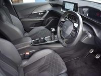 Used Peugeot 2008 Premium 129 HP (94 kW) 2021 White SUV