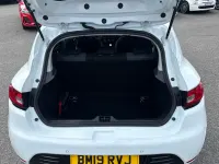Used Renault Clio Iconic 76 HP (55 kW) 2019 White Hatchback