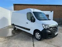 Begagnad Renault Master Business 135 HK (99 kW) 2023 Vit Minibuss