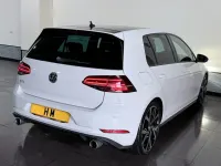 Begagnad VW Golf VII GTI 245 HK (180 kW) 2019 Vit Halvkombi