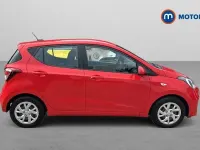 Usado Hyundai i10 SE 88 CV (64 kW) 2019 Rojo Utilitario