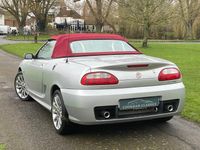Usado MG TF 135 HP (99 kW) 2004 Prateado Cabrios