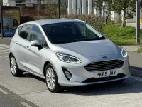 Begagnad Ford Fiesta Titanium 100 HK (73 kW) 2019 Silver Halvkombi