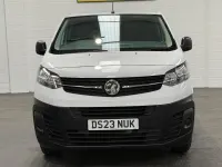 Second-hand Vauxhall Vivaro S 100 CP (73 kW) 2023 Alb Monovolum