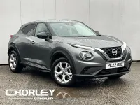 Usado Nissan Juke N-Connecta 114 HP (83 kW) 2022 Cinzento SUV