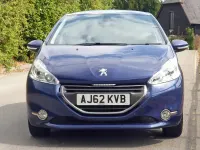 Used Peugeot 208 82 HP (60 kW) 2013 Velvet blue metallic Hatchback