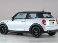 Używany Mini Cooper Hatch 136 KM (100 kW) 2018 Srebrny Hatchback