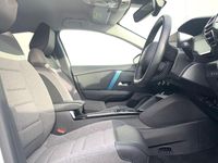 Used Citroën e-C4 Shine 100 kW (136 HP) 2023 White Sedan