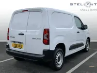 Usado Citroën Berlingo 129 HP (94 kW) 2025 Branco Monovolume