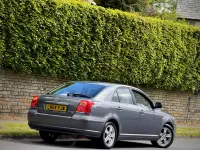 Usado Toyota Avensis T3 2004 Prateado Citadino