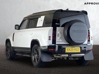 Used Land Rover Defender SE Dynamic 249 HP (183 kW) 2025 Fuji white Estate