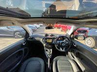 Used Smart ForTwo Coupé Premium 90 HP (66 kW) 2018 Black Coupe