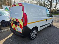 Used Fiat Doblò 105 HP (77 kW) 2018 White MPV