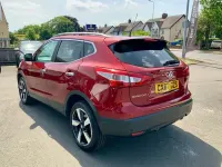 Used Nissan Qashqai N-Connecta 110 HP (80 kW) 2017 Red SUV