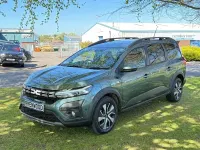 Używany Dacia Jogger Expression 110 KM (80 kW) 2025 Zielony Minivan