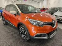 Used Renault Captur Dynamique 90 HP (66 kW) 2015 Orange/cream SUV