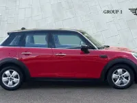 Second-hand Mini Cooper Comfort 136 CP (100 kW) 2023 Roșu Hatchback