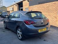 Używany Vauxhall Astra SRi 115 KM (84 kW) 2010 Szary Hatchback