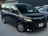 Begagnad Toyota Noah 2018 Svart Minibuss