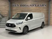 Begagnad Ford Transit Custom Limited 150 HK (110 kW) 2024 Silver Van