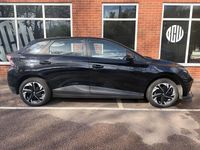 Begagnad MG MG4 EV SE 319 kW (435 HK) 2023 Svart Halvkombi