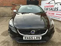 Używany Volvo V40 R-Design 122 KM (89 kW) 2016 Czarny Hatchback