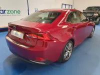 Usado Lexus IS300h 223 CV (164 kW) 2017 Rojo Berlina
