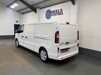 Begagnad Renault Trafic 2024 Vit Minibuss