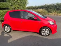 Used Toyota Aygo Style 68 HP (50 kW) 2013 Multicoloured Hatchback