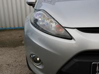 Used Ford Fiesta 70 HP (51 kW) 2012 Silver Hatchback