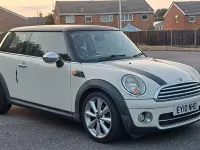 Used Mini Cooper D Hatch 2010 White Hatchback