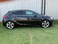 Used Vauxhall Astra Edition 140 HP (102 kW) 2015 Black Hatchback