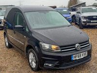 Begagnad VW Caddy Highline 102 HK (75 kW) 2019 Svart Minibuss